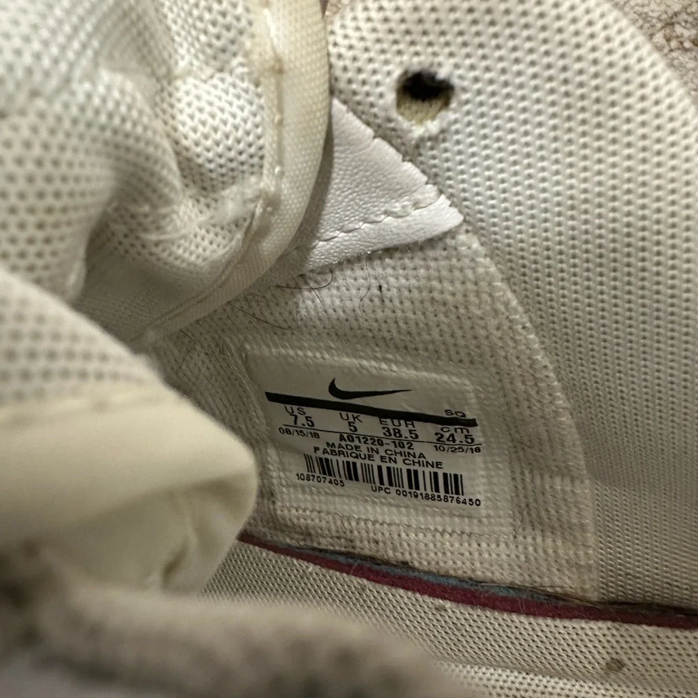 Nike Low-Top Leather Sneakers - White & Black - Picture 7 of 7
